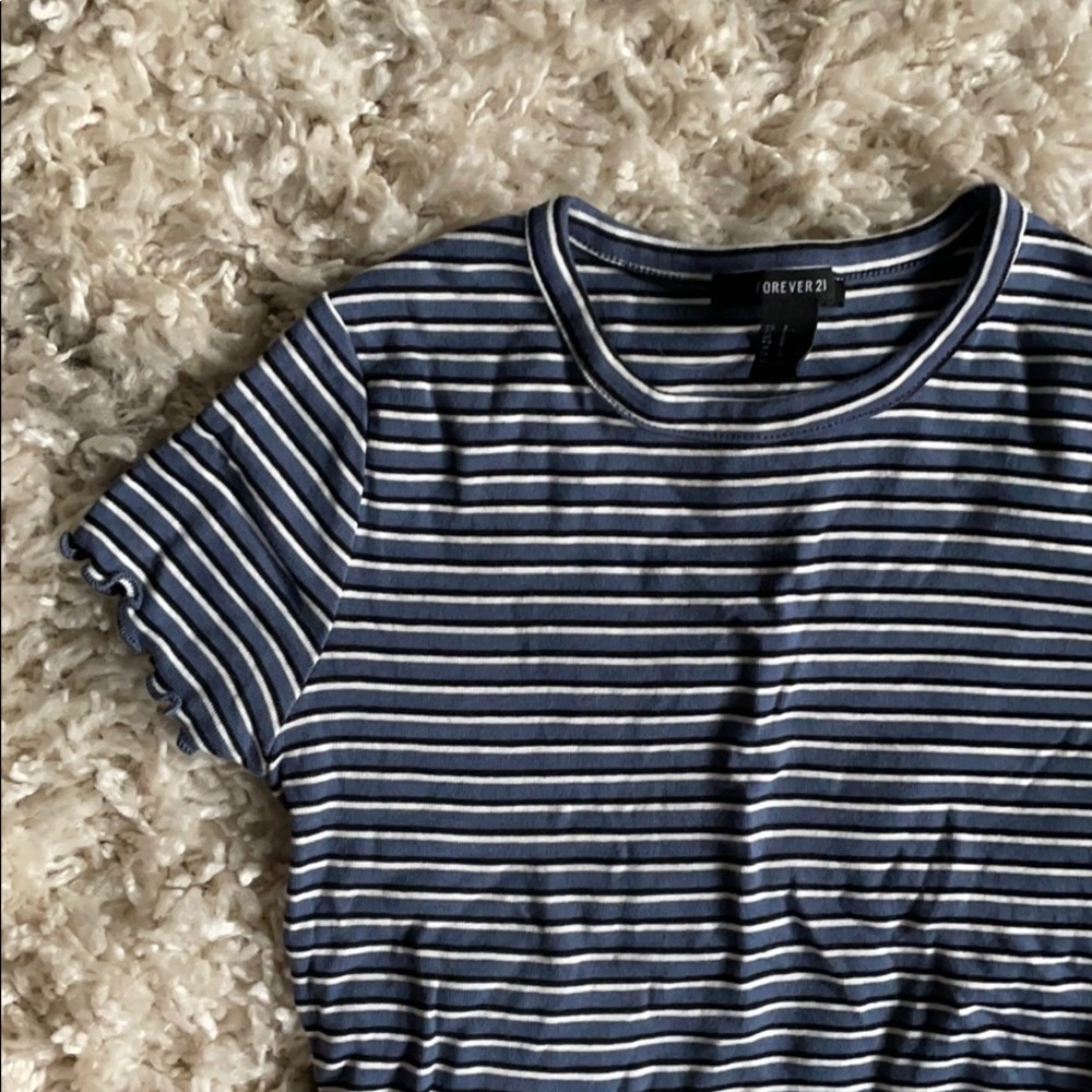 Forever 21 Lettuce Edge Crop Top